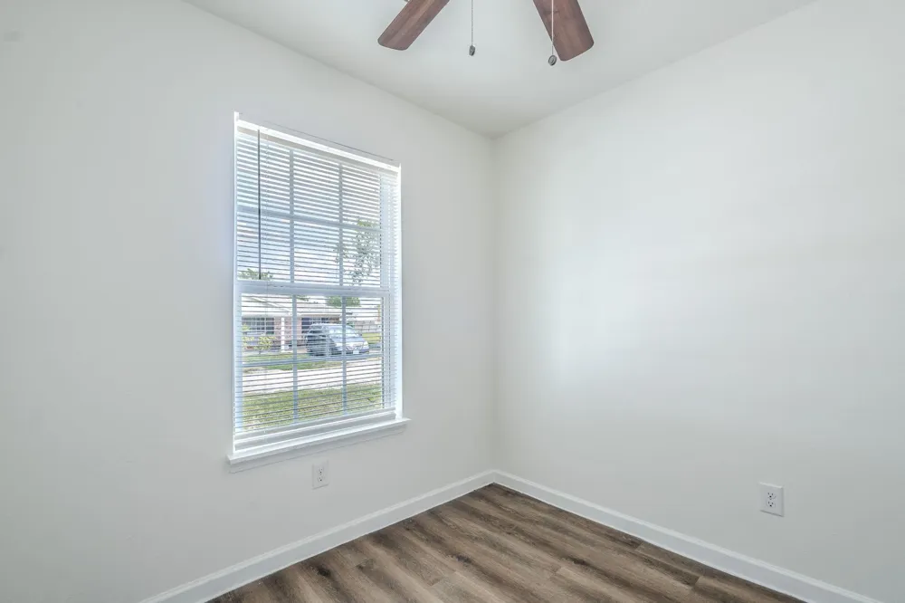 122 Oak Street Stafford, TX 77477
