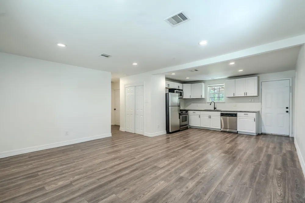 122 Oak Street Stafford, TX 77477