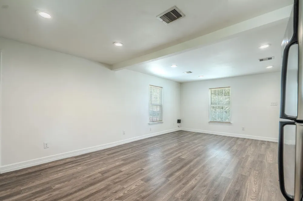 122 Oak Street Stafford, TX 77477