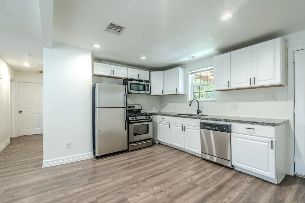 122 Oak Street Stafford, TX 77477