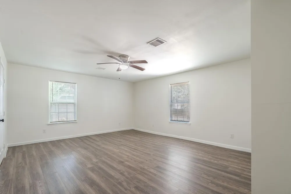 122 Oak Street Stafford, TX 77477