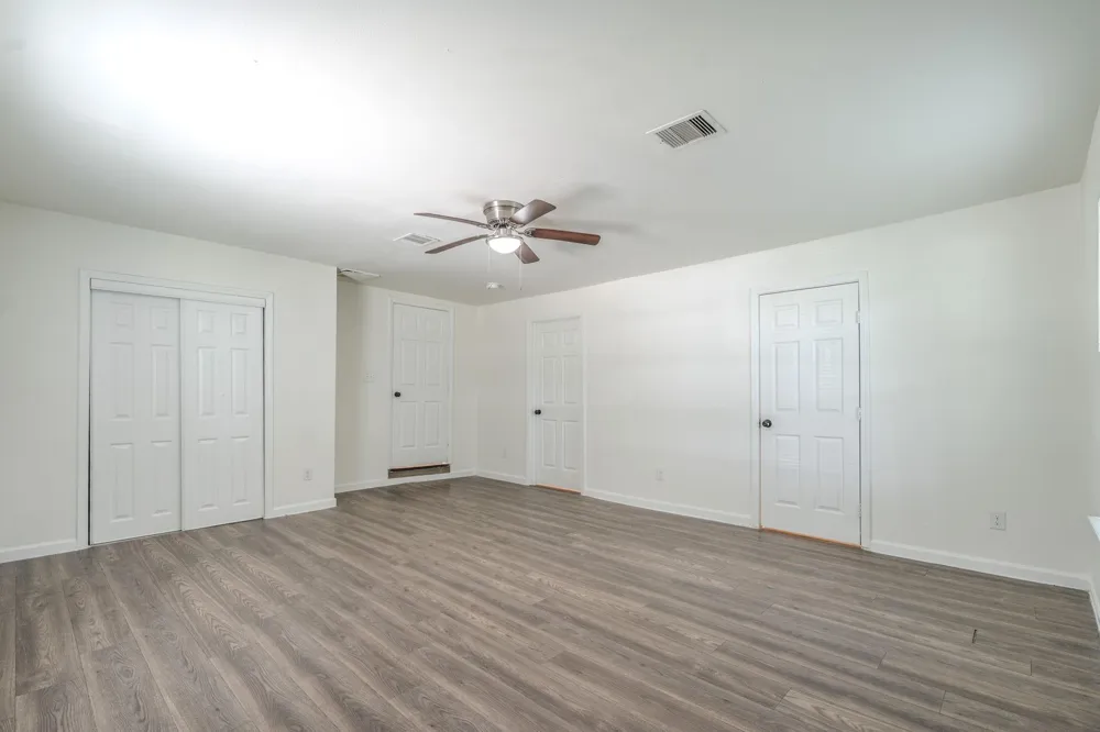 122 Oak Street Stafford, TX 77477