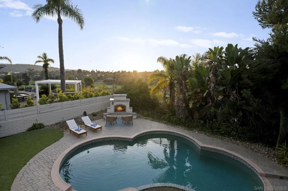7001 Almaden Ln Carlsbad, CA 92009