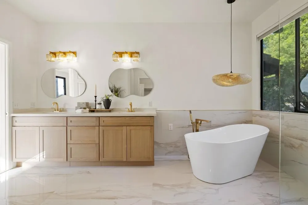 7001 Almaden Ln Carlsbad, CA 92009