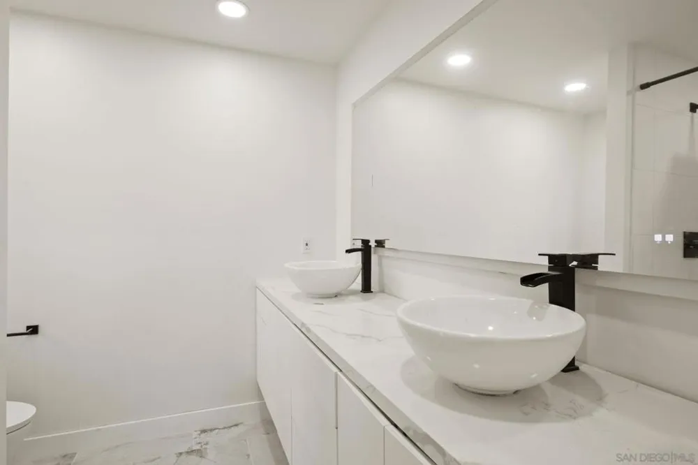 7001 Almaden Ln Carlsbad, CA 92009