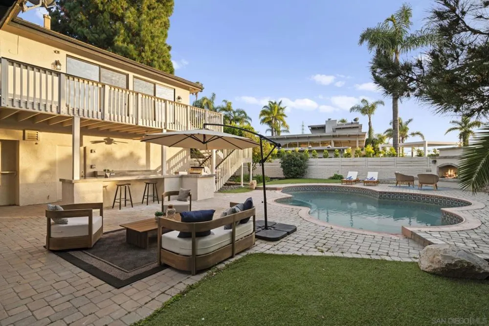 7001 Almaden Ln Carlsbad, CA 92009