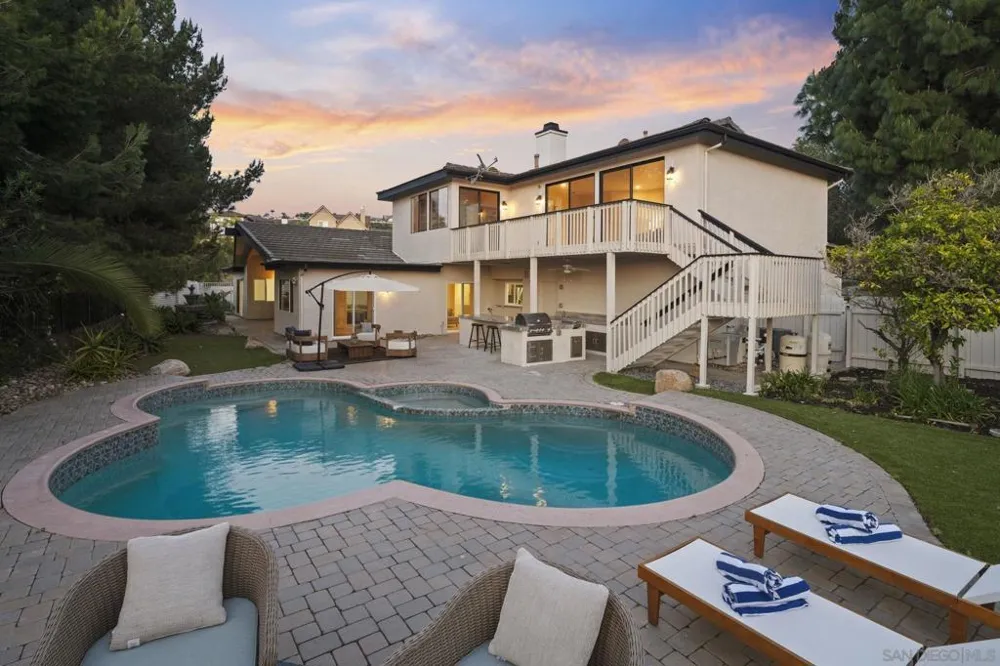 7001 Almaden Ln Carlsbad, CA 92009