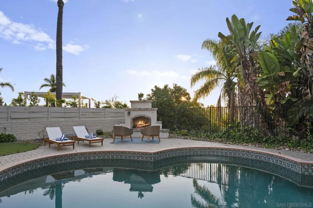 7001 Almaden Ln Carlsbad, CA 92009
