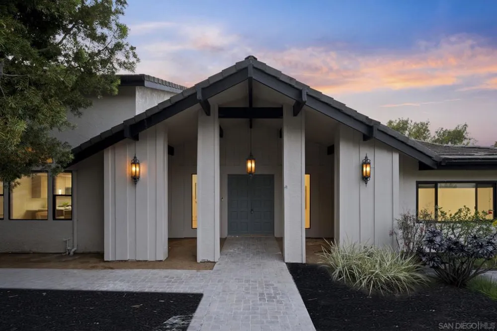 7001 Almaden Ln Carlsbad, CA 92009