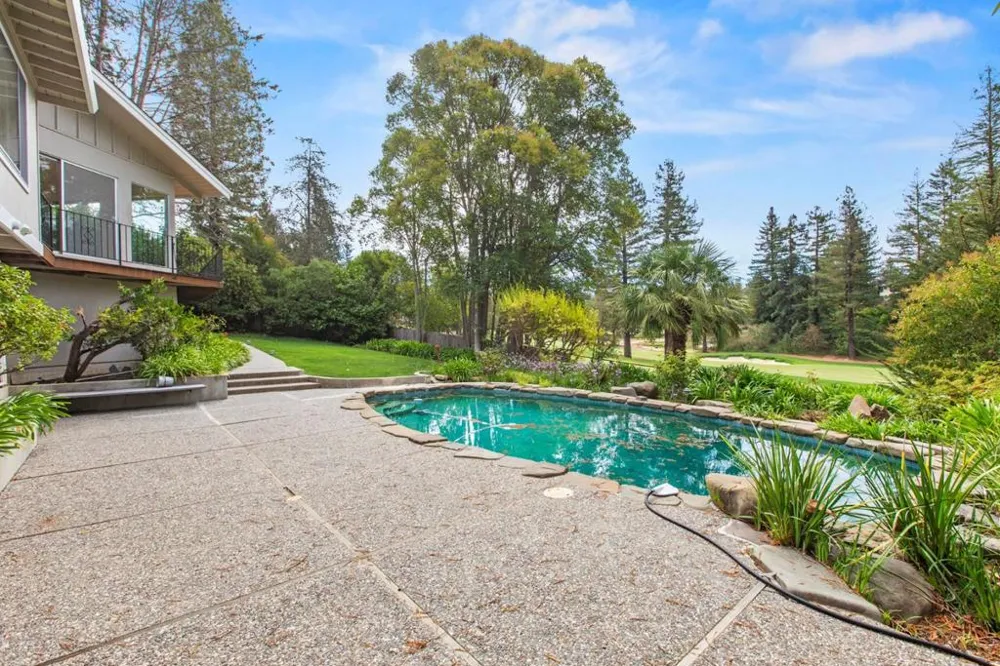 3 Trinity Court Menlo Park, CA 94025