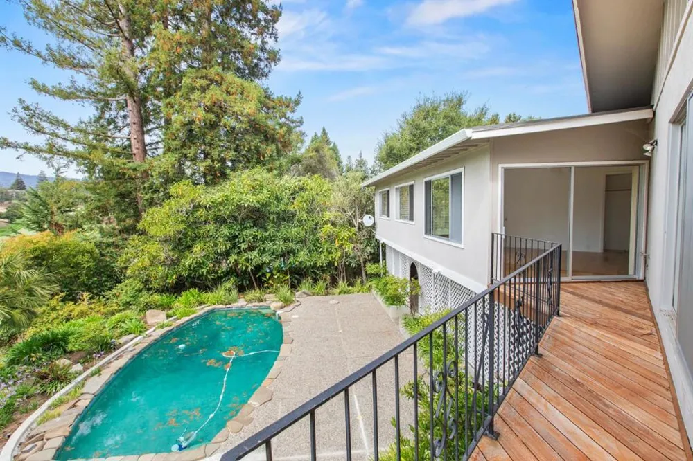 3 Trinity Court Menlo Park, CA 94025