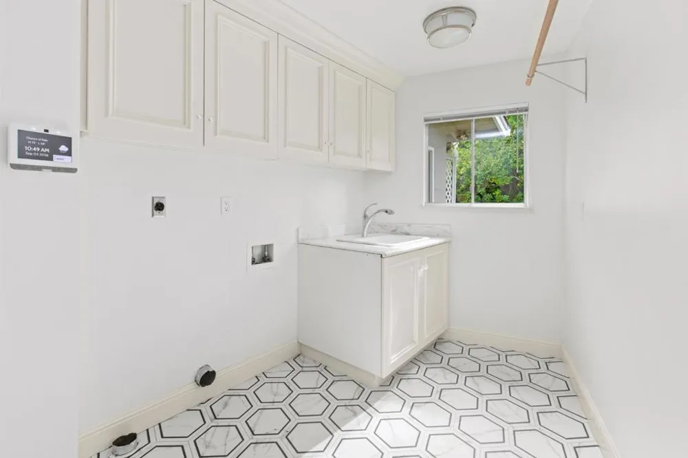 3 Trinity Court Menlo Park, CA 94025