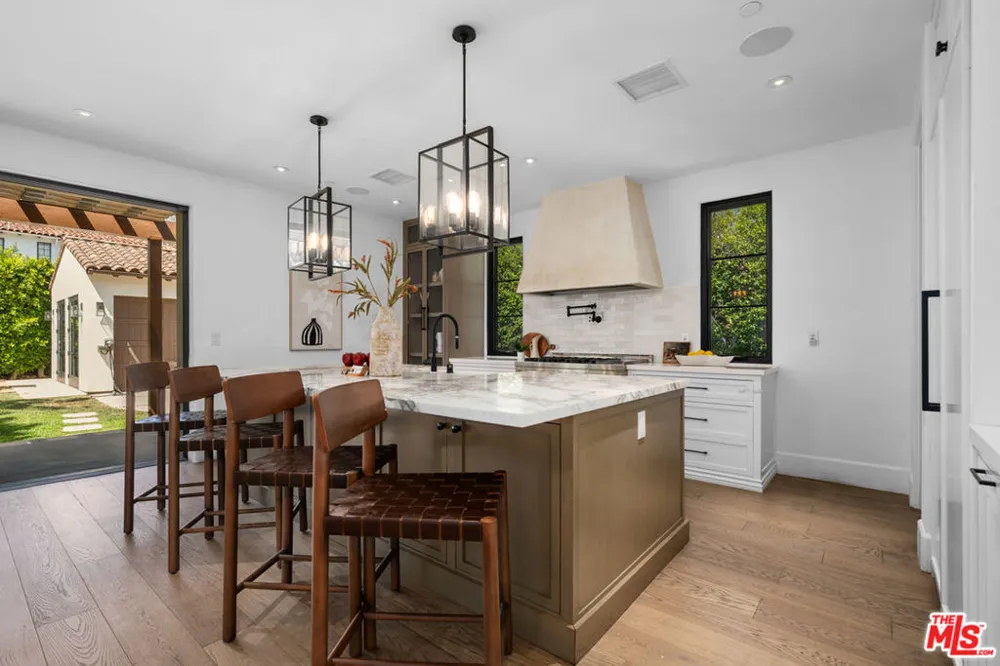 635 Seward Street Los Angeles, CA 90004