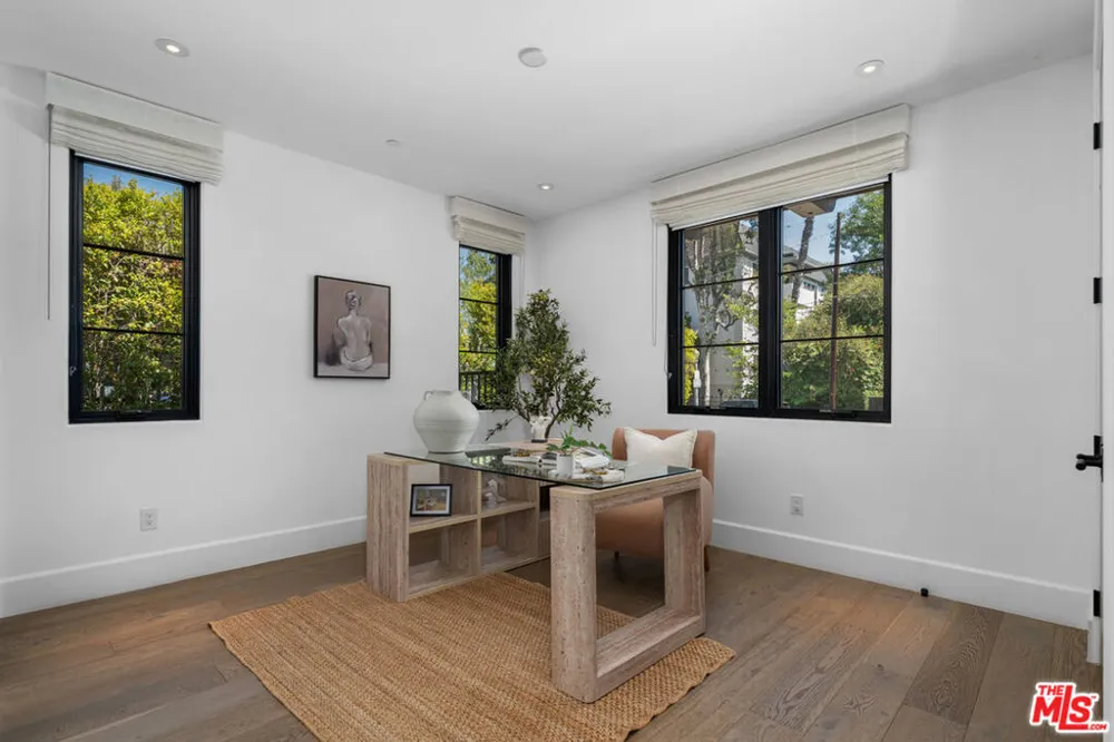 635 Seward Street Los Angeles, CA 90004