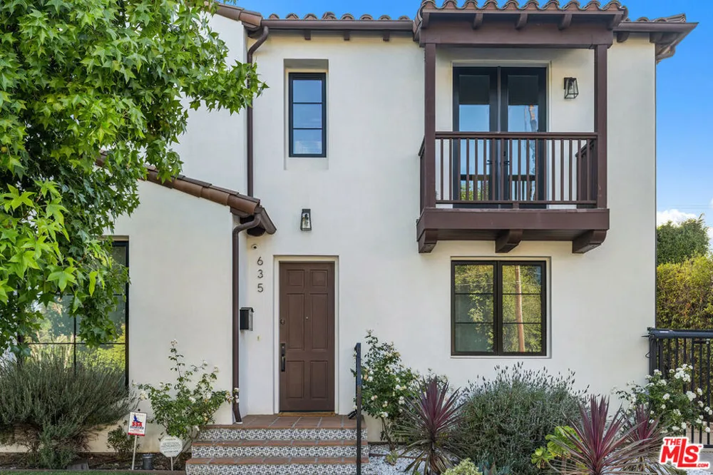 635 Seward Street Los Angeles, CA 90004