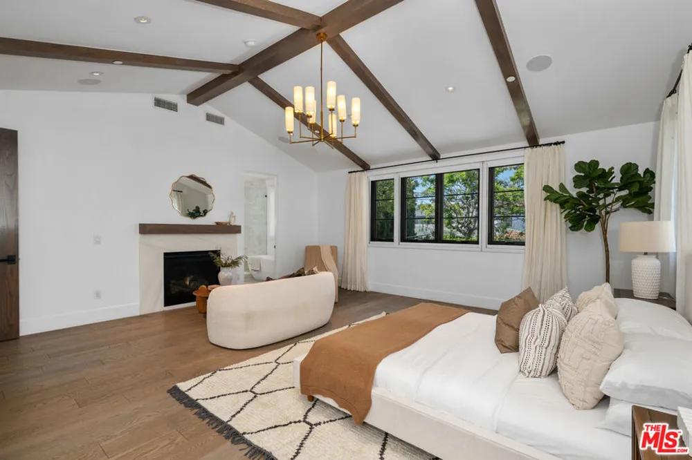 635 Seward Street Los Angeles, CA 90004