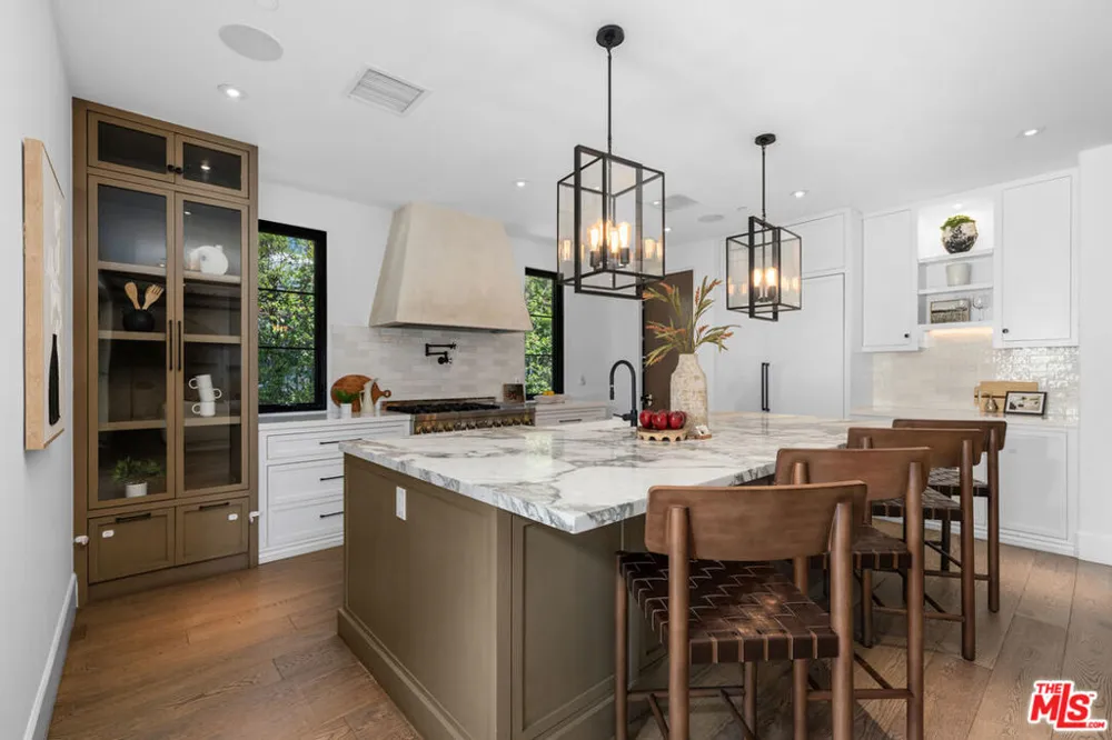 635 Seward Street Los Angeles, CA 90004