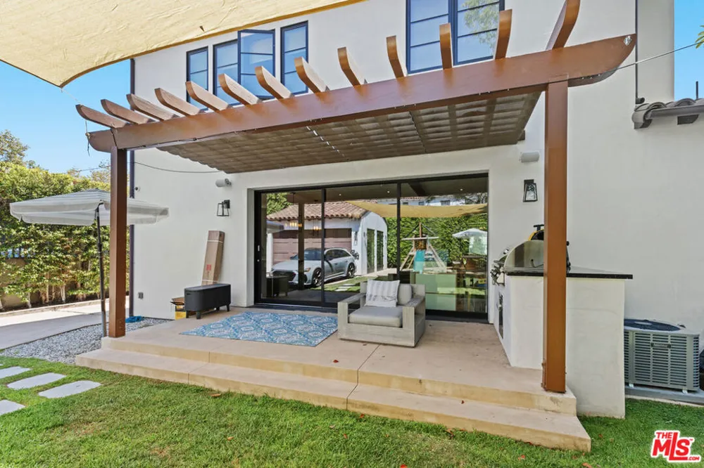 635 Seward Street Los Angeles, CA 90004