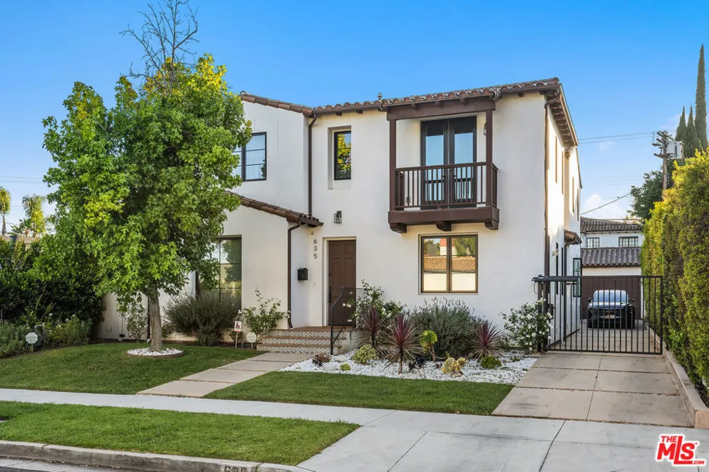 635 Seward Street Los Angeles, CA 90004