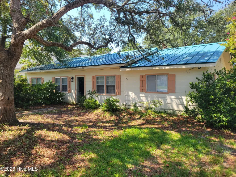 143 Nw 7th Street Oak Island, NC 28465
