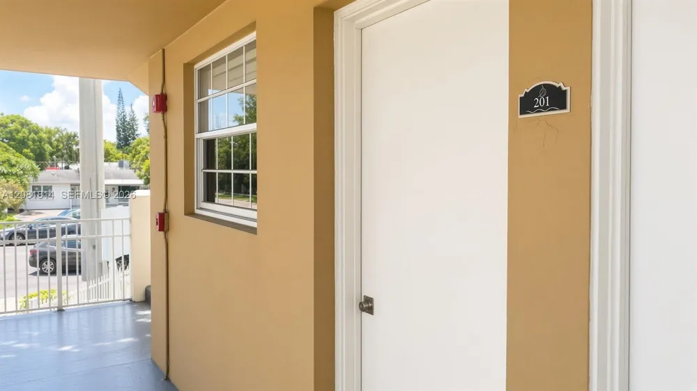 5500 SW 77th Ct #201 Miami, FL 33155