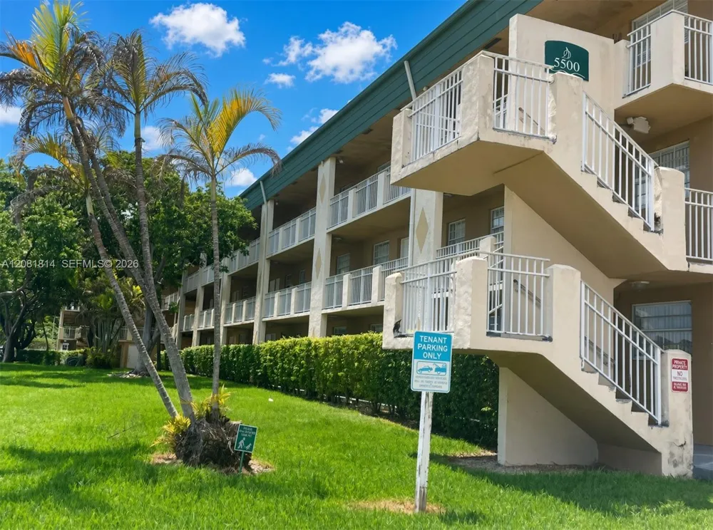 5500 SW 77th Ct #201 Miami, FL 33155