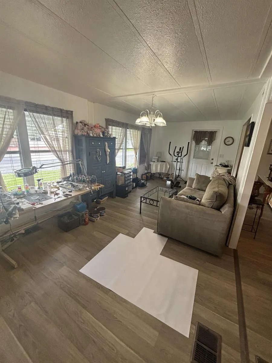 4042 Royal Manor Boulevard Boynton Beach, FL 33436