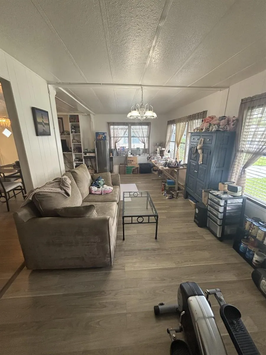 4042 Royal Manor Boulevard Boynton Beach, FL 33436