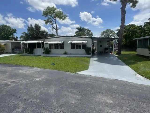 4042 Royal Manor Boulevard Boynton Beach, FL 33436