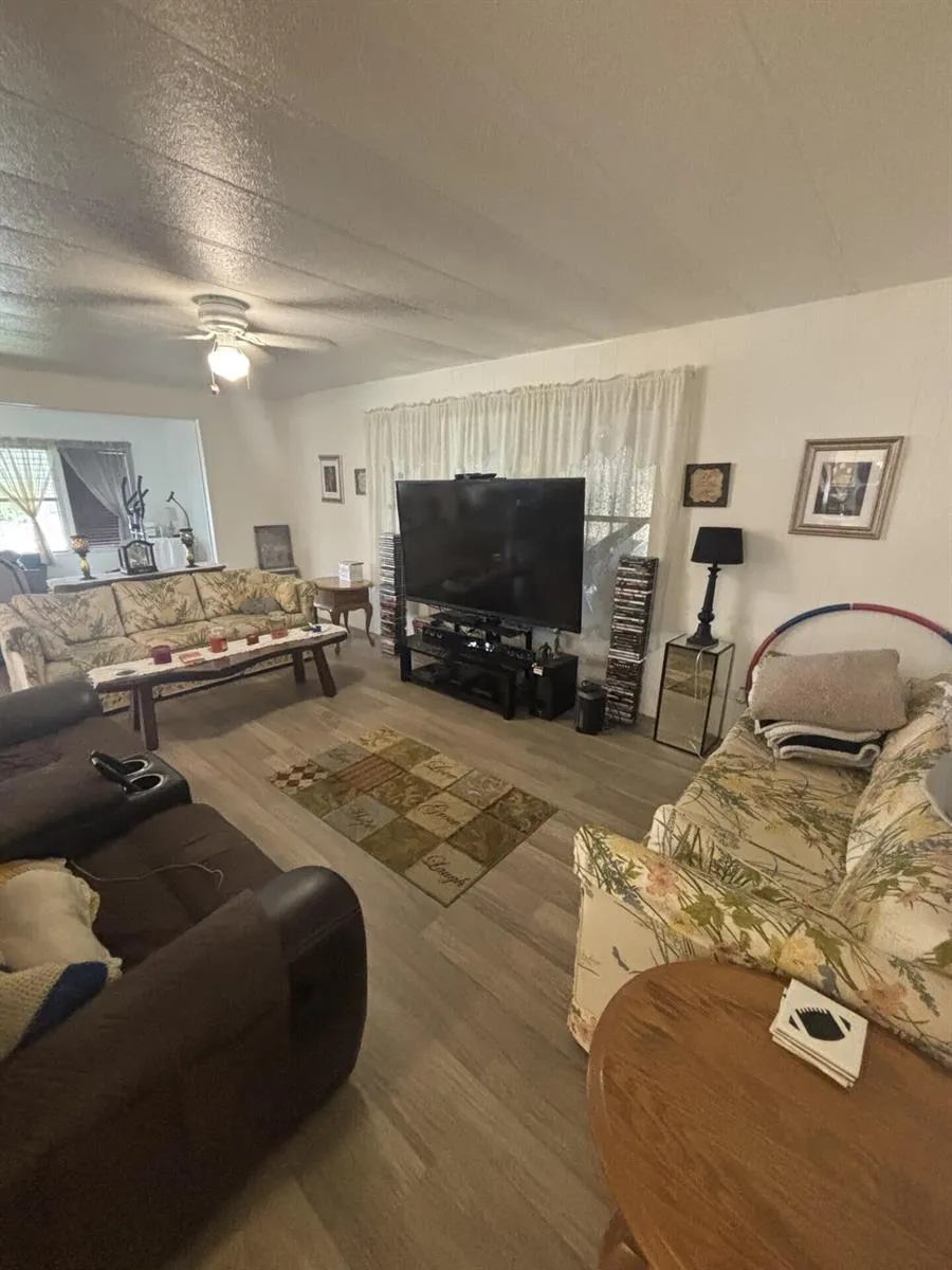 4042 Royal Manor Boulevard Boynton Beach, FL 33436
