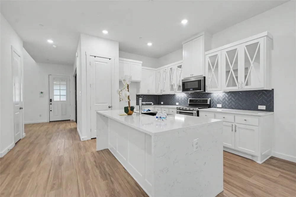 4533 English Maple Drive Arlington, TX 76005