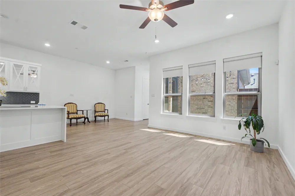 4533 English Maple Drive Arlington, TX 76005