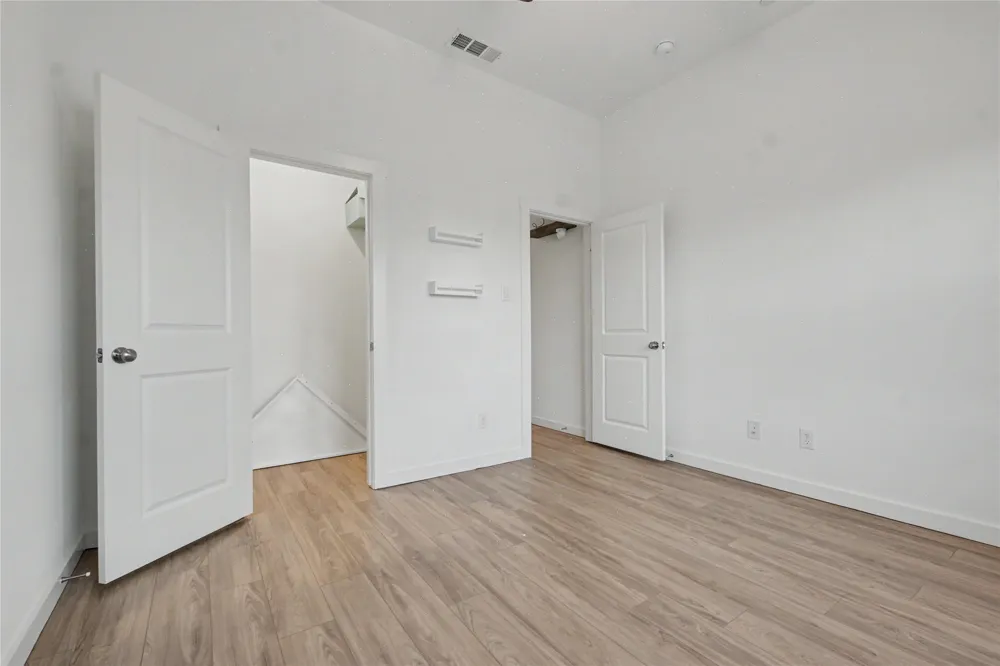 4533 English Maple Drive Arlington, TX 76005