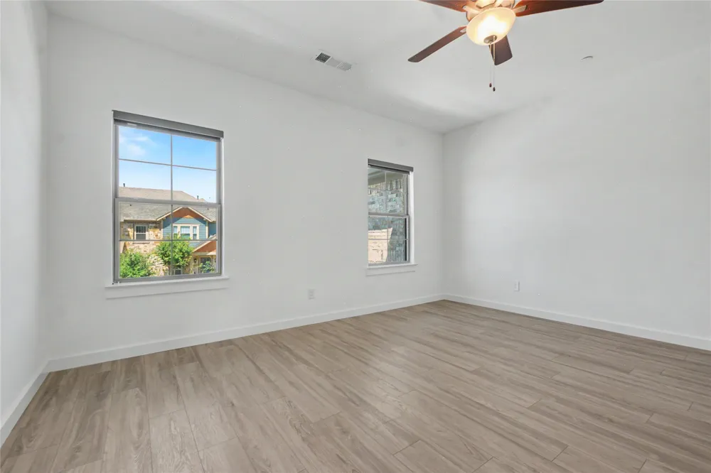 4533 English Maple Drive Arlington, TX 76005