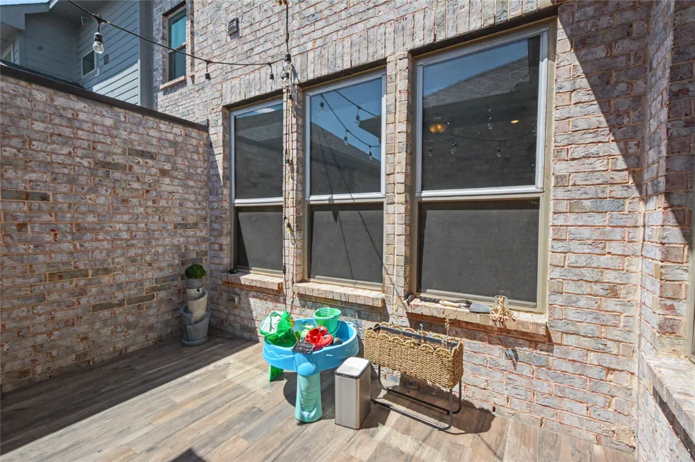 4533 English Maple Drive Arlington, TX 76005