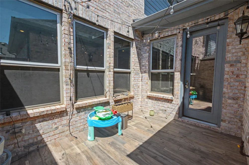 4533 English Maple Drive Arlington, TX 76005
