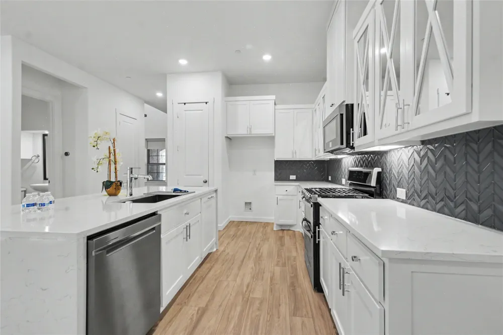 4533 English Maple Drive Arlington, TX 76005