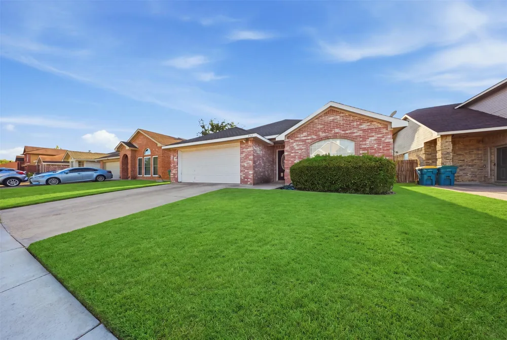 737 Nelson Drive Cedar Hill, TX 75104