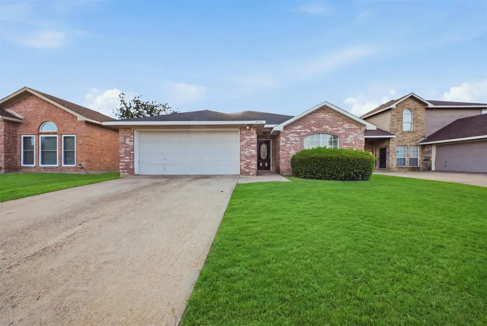 737 Nelson Drive Cedar Hill, TX 75104