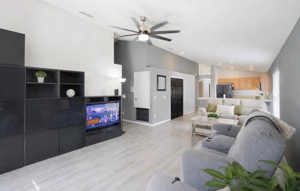 2853 BOATING BOULEVARD Kissimmee, FL 34746