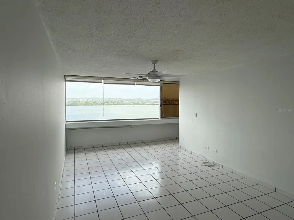 #4 AVE LAGUNA GARDEN Carolina, PR 00979