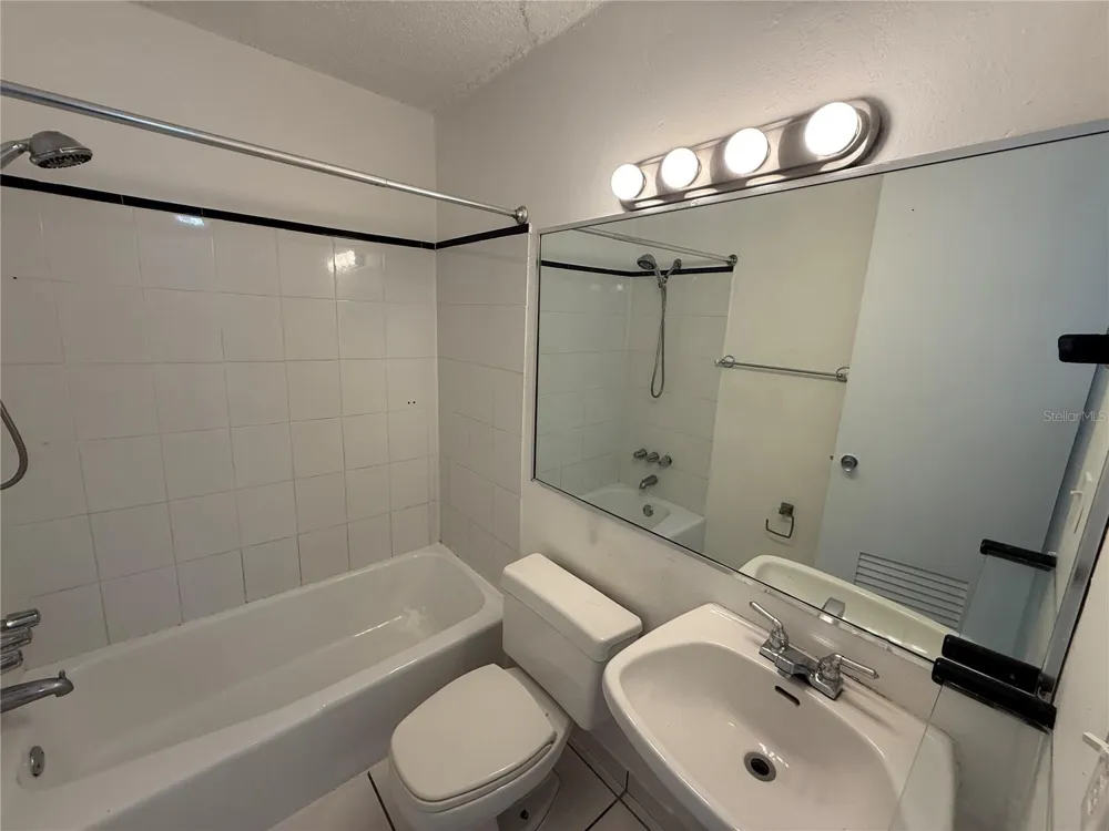 #4 AVE LAGUNA GARDEN Carolina, PR 00979