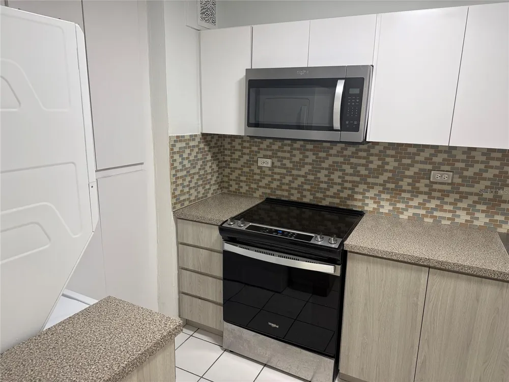 #4 AVE LAGUNA GARDEN Carolina, PR 00979