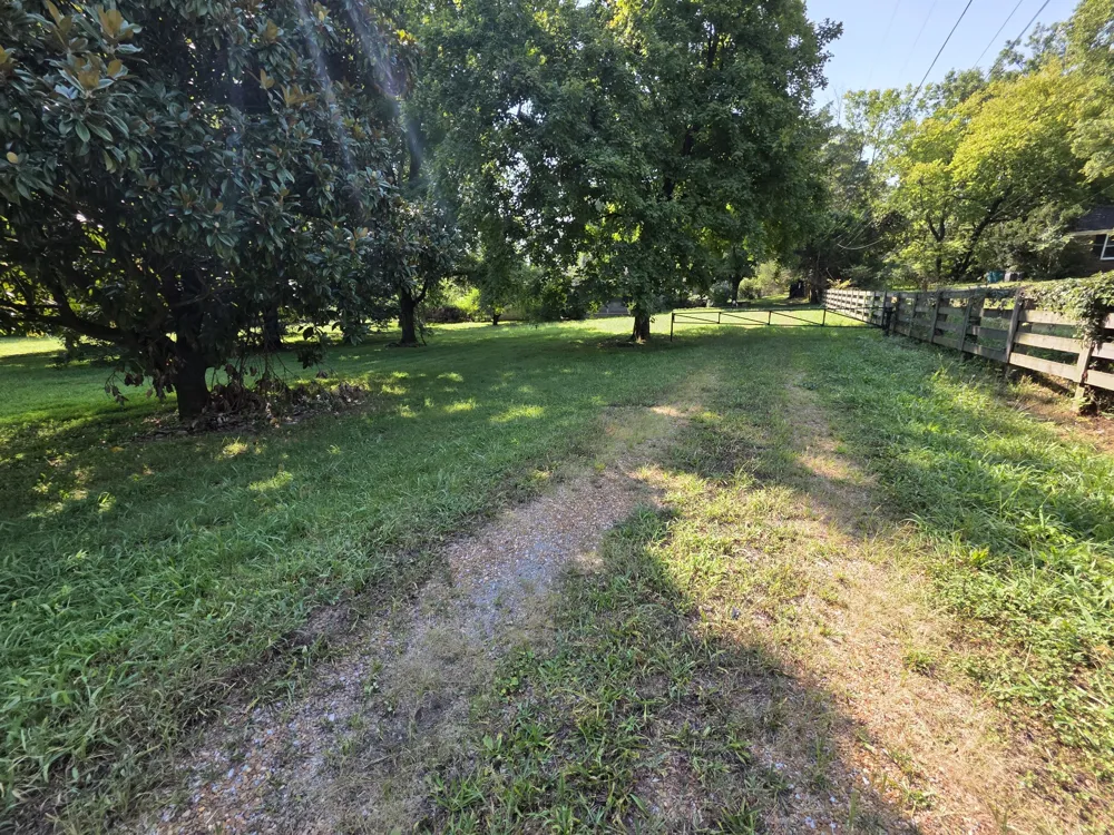 285 Haywood Ln Nashville, TN 37211