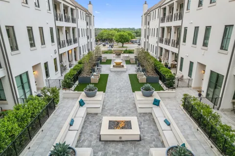 5270 Town And Country Boulevard #233