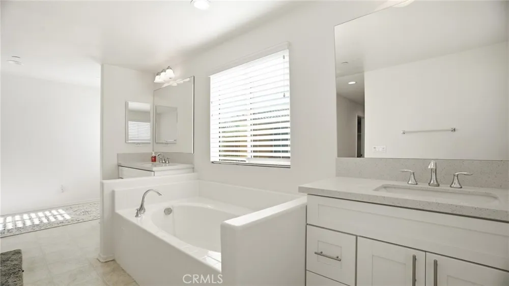 4727 W Vahan Court Lancaster, CA 93536