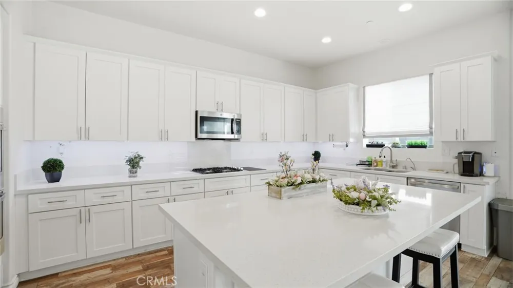 4727 W Vahan Court Lancaster, CA 93536