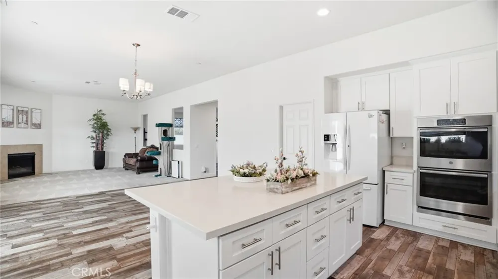 4727 W Vahan Court Lancaster, CA 93536