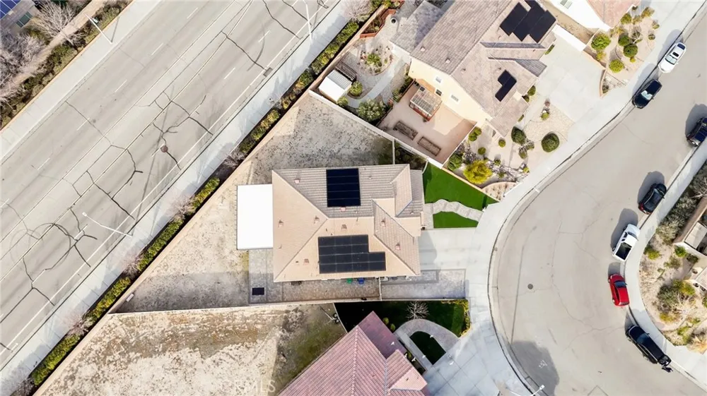 4727 W Vahan Court Lancaster, CA 93536