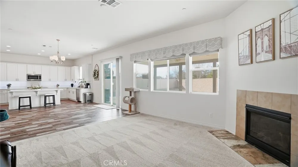 4727 W Vahan Court Lancaster, CA 93536